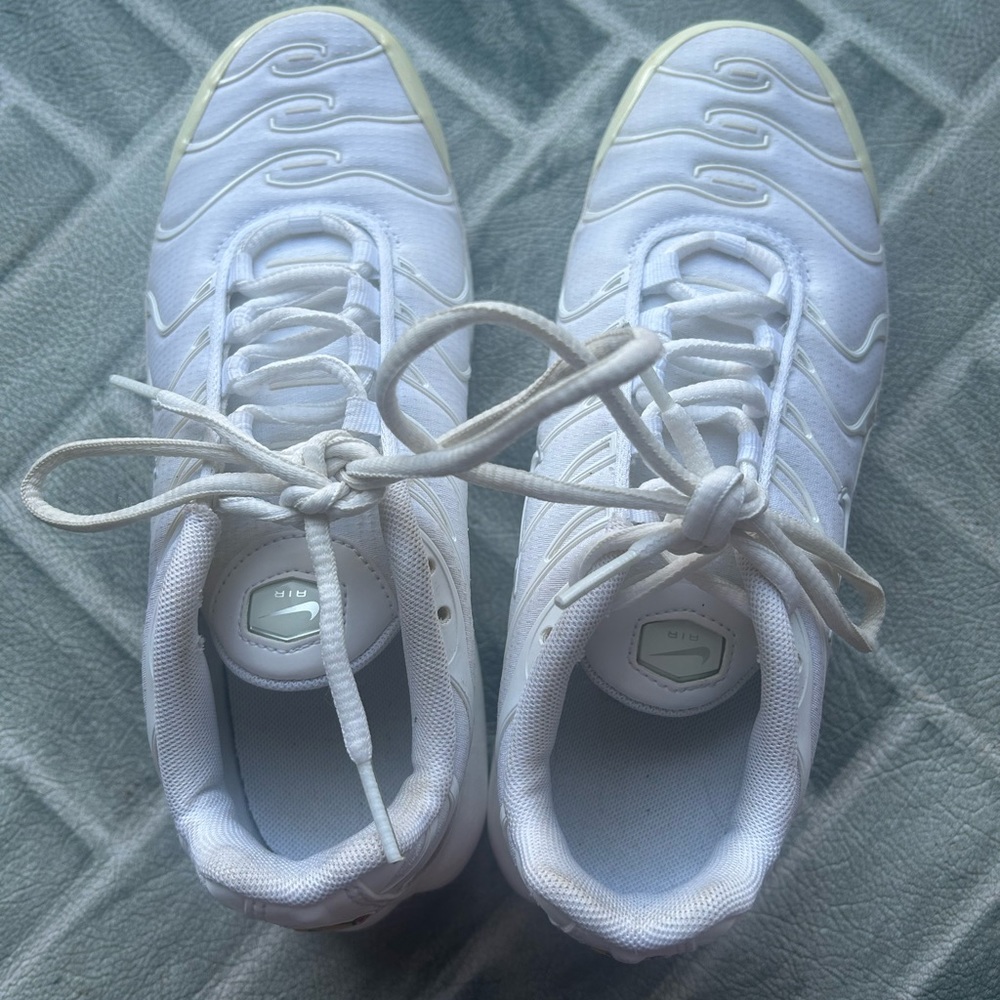 Nike white air max